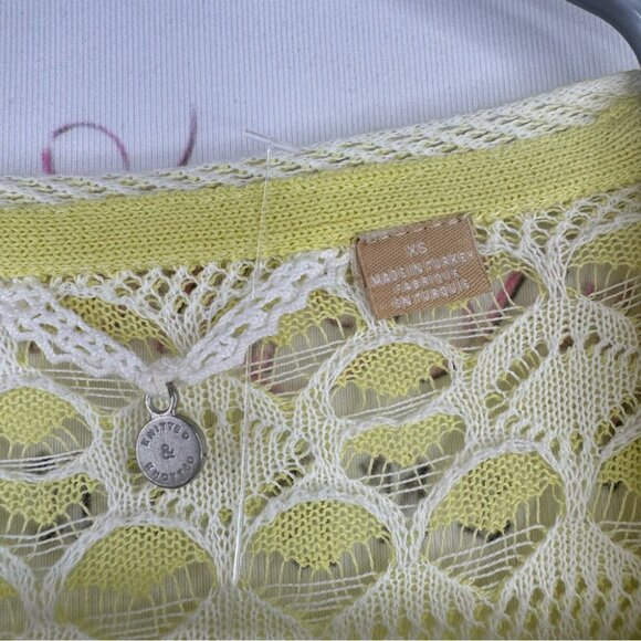 Knitted & knotted cardigan crochet knit yellow white hearts boho - Picture 6 of 8